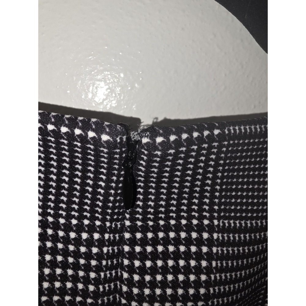 Calvin Klein Women's Plaid Sheath Dress Black Gray Floral Appliqué Size 10 - Picture 7 of 9